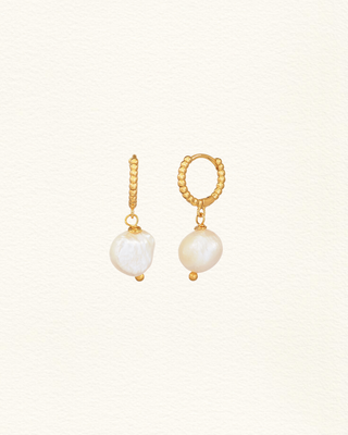 Boucles oreilles APURVA perles eau douce baroques créoles perlées plaqué or Atelier Siméon