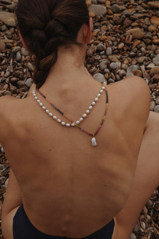 Collier NEELAM saphirs multicolores dégradés perle Keshi Atelier Siméon