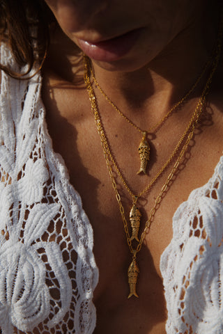 Trio Colliers AHANGAMA pendentif poisson articulé saphir moissanite plaqué or Atelier Siméon